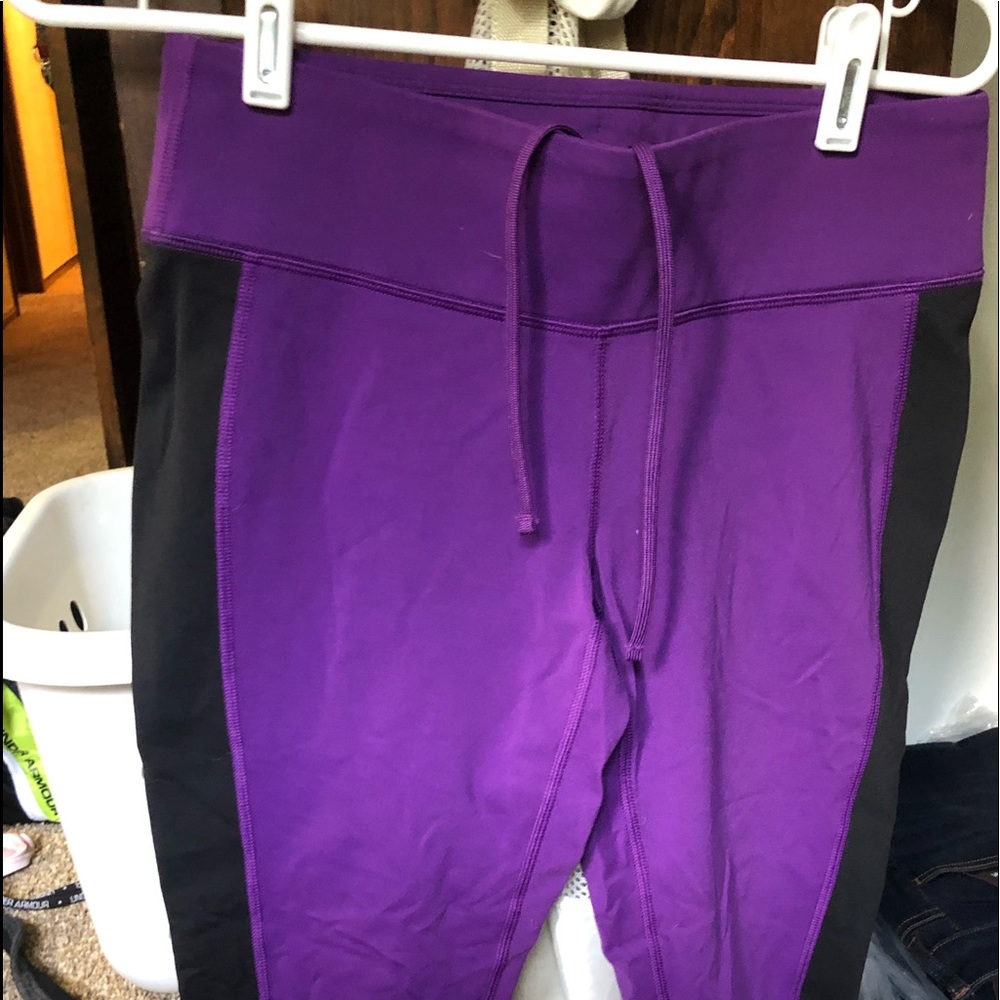 Lucy purple black capris size m
